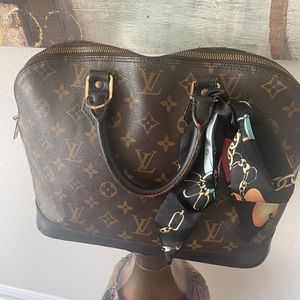 Authentic Louis Vuitton Alma 🖤